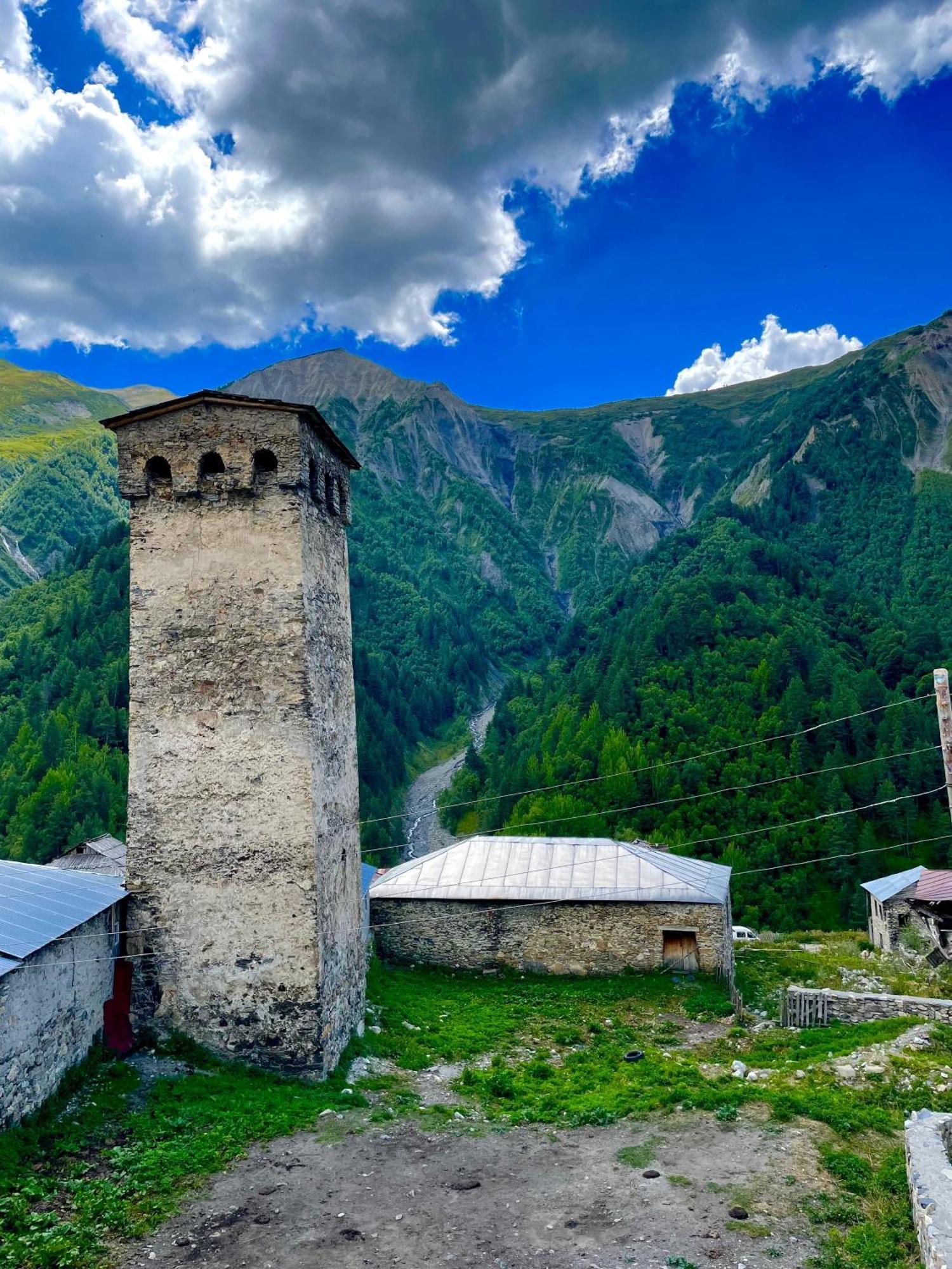 Hotel Old House Adishi Exterior foto